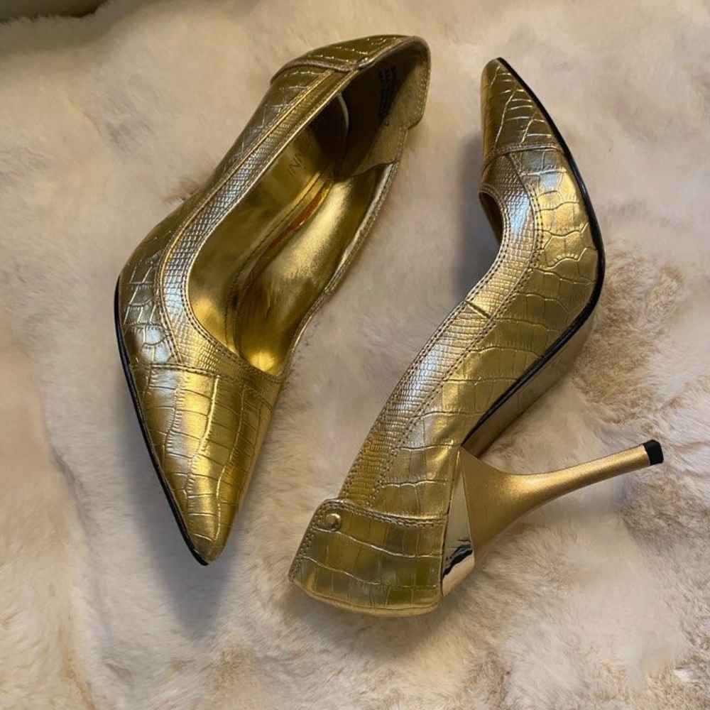 Champagne Gold Stiletto Heels with Textured Finish